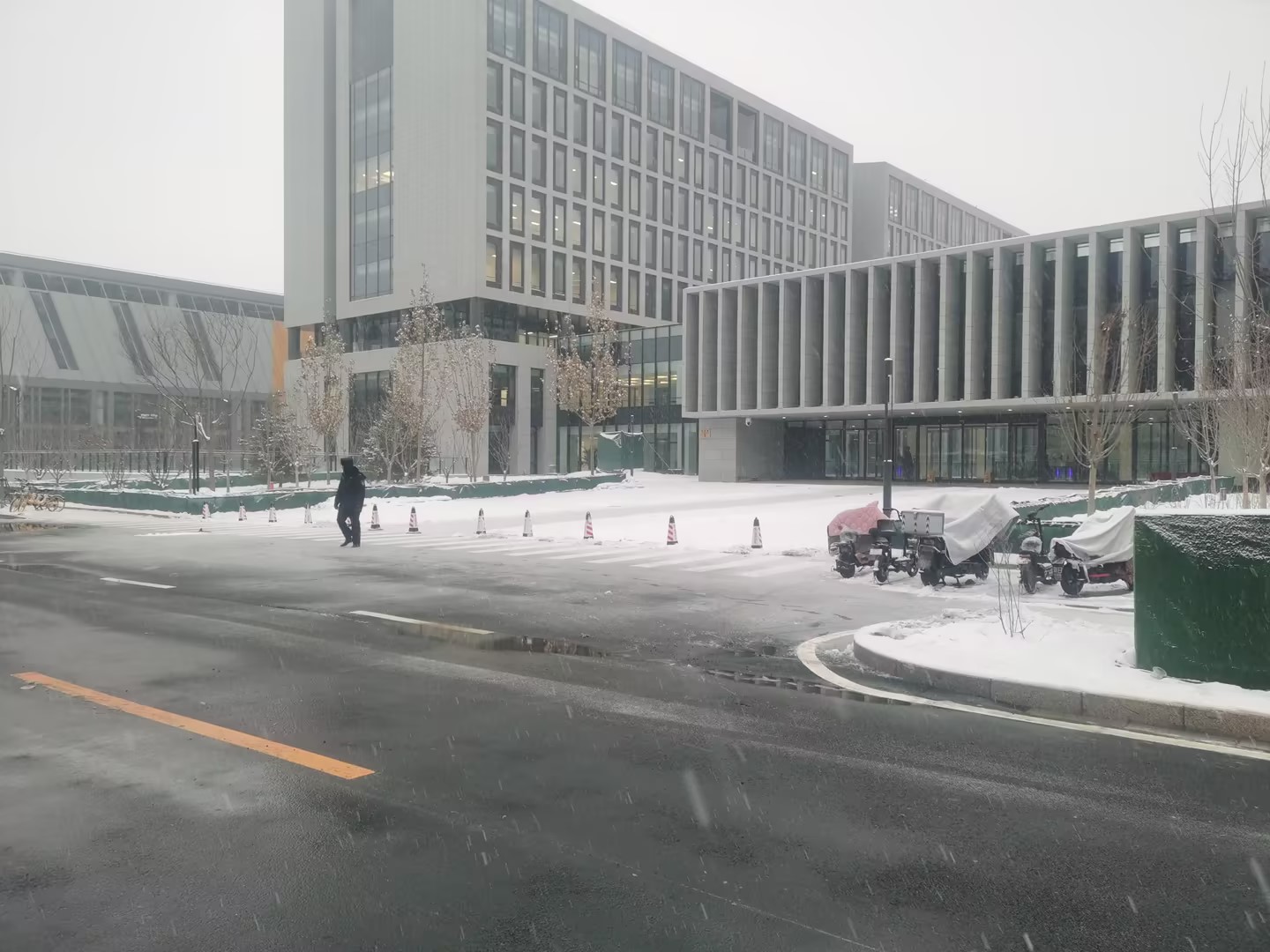 北京城市副中心政府辦公樓停車場(chǎng) 北京城市副中心政府辦公樓停車場(chǎng)